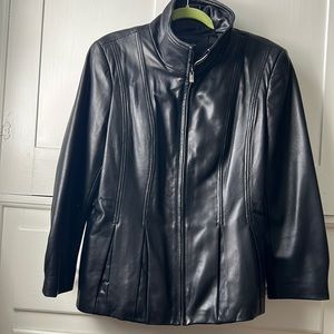 Beautiful like new leather jacket